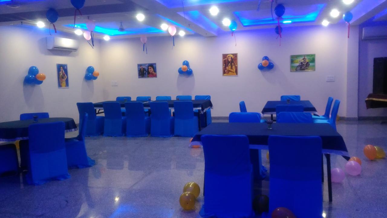 Regal Hotel And Restaurant Mathura Exterior foto
